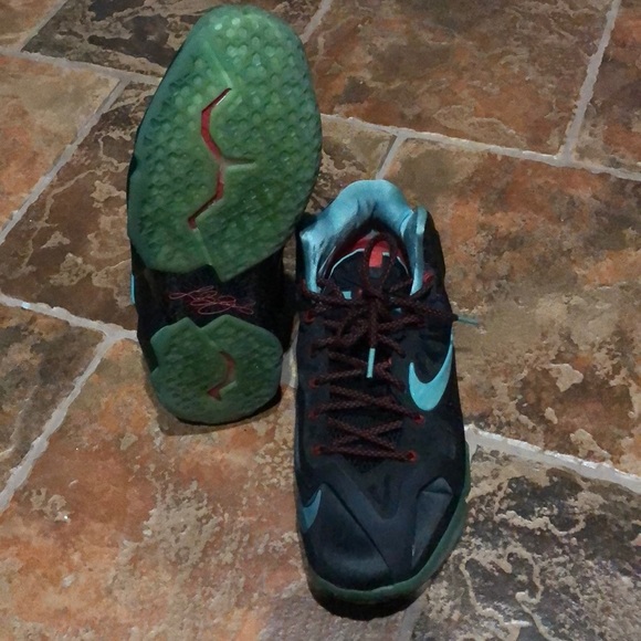 Men’s Nike LeBron 11 emerald jade - Picture 3 of 3